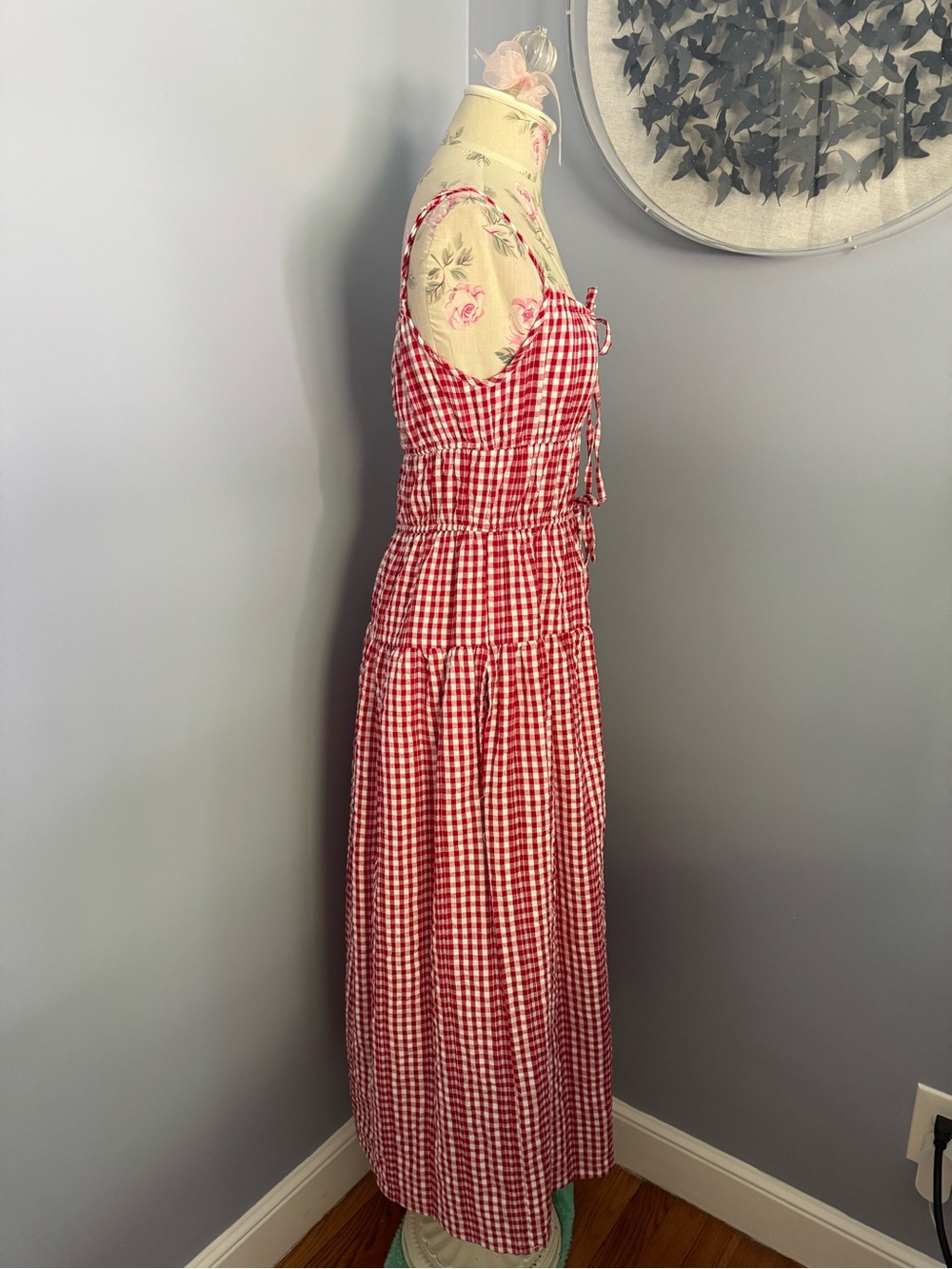 ๐ Red Gingham Tie-Front Midi Dress with Adjustable Spaghetti Straps - Picture 4 of 9